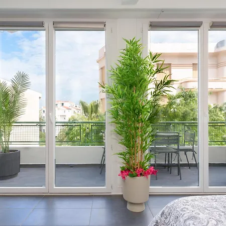 Les Pins Avec Terrasse Daire *